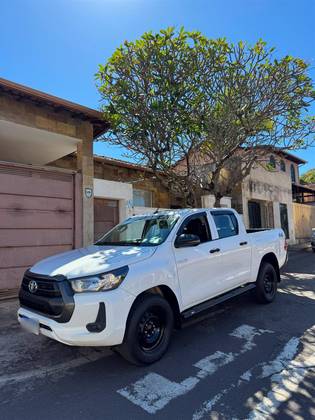 TOYOTA HILUX 2.8 D-4D TURBO DIESEL CD POWER PACK 4X4 MANUAL TOYOTA HILUX 2.8 D-4D TURBO DIESEL CD POWER PACK 4X4 MANUAL